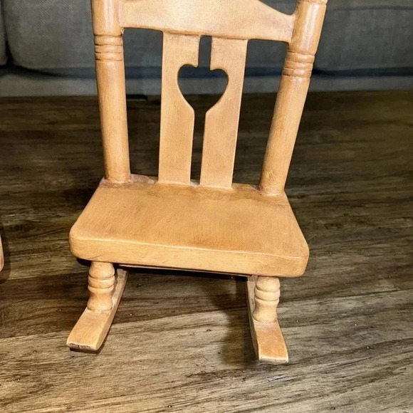 VINTAGE CERAMIC MINI ROCKING CHAIR ROCKER DOLLHOUSE SET OF 2 - Picture 4 of 15